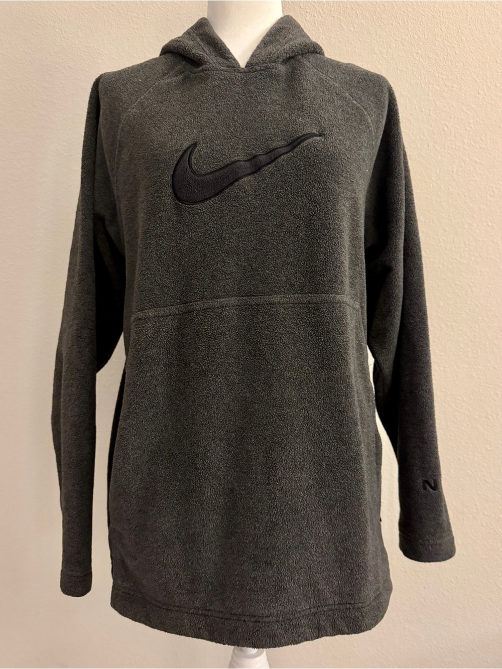 Nike Charcoal Gray Fleece Pullover Hoodie Black Swoosh Size L - EUC